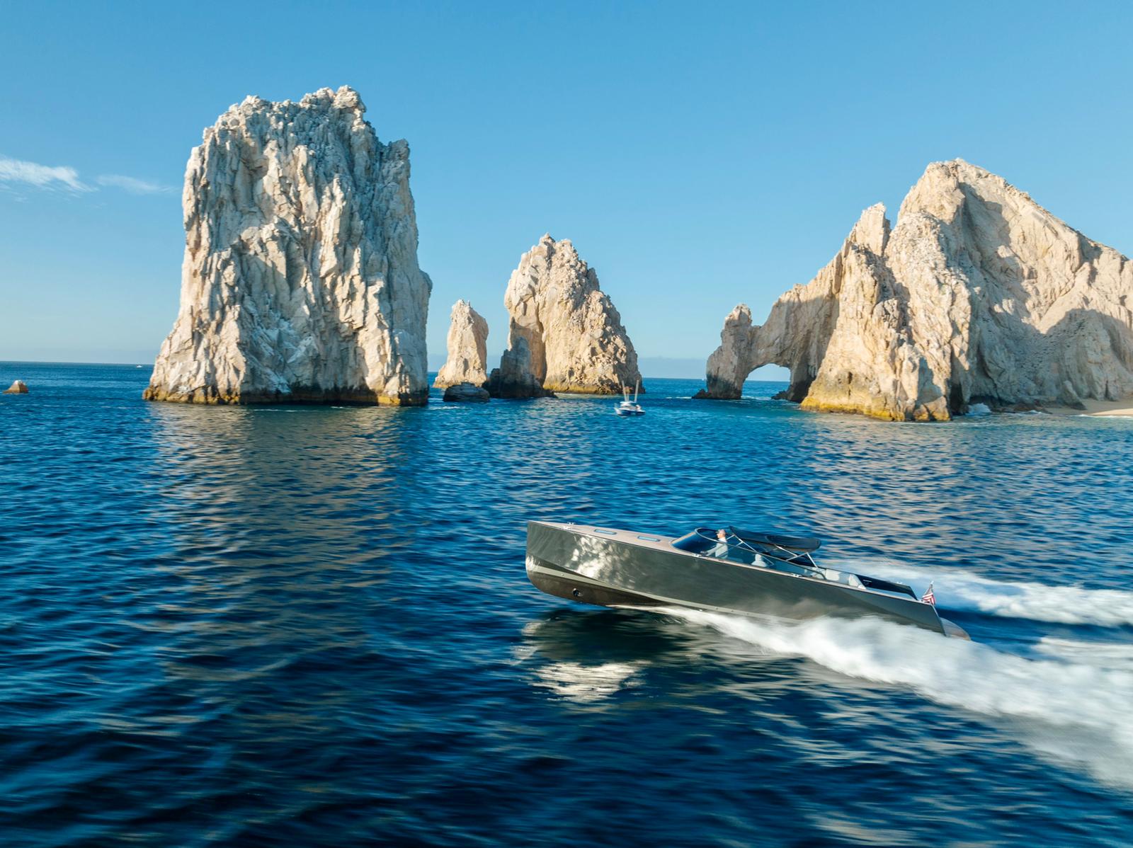 luxury-yacht-charter-cabo