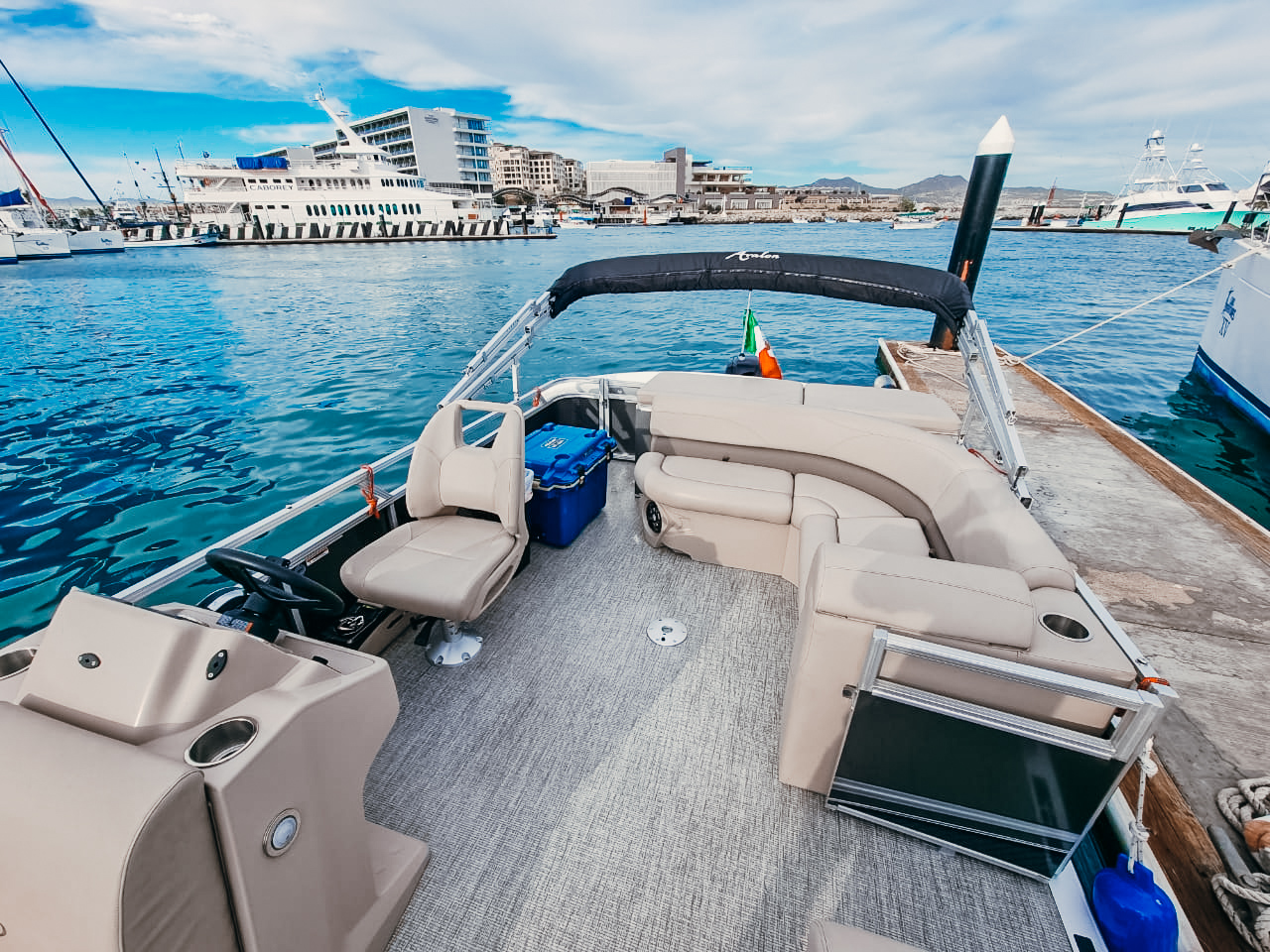 pontoon-Cabo-boat-charter-rental