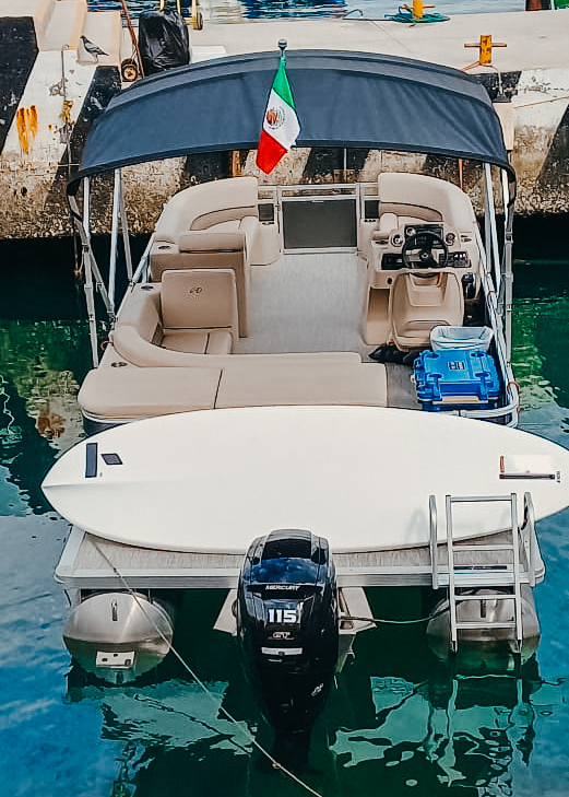 pontoon-Cabo-boat-charter-rental